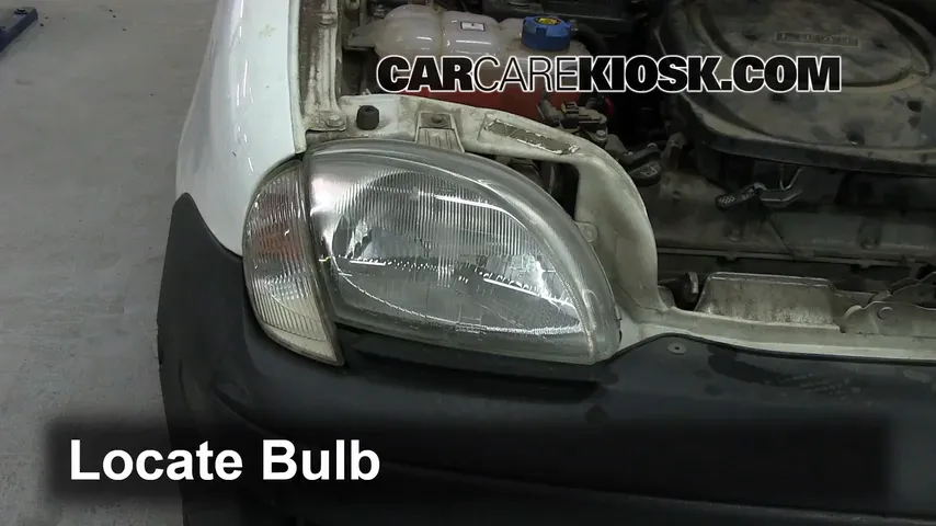 2006 Fiat Seicento 600 Van 1.1L 4 Cyl. Lights Headlight (replace bulb)
